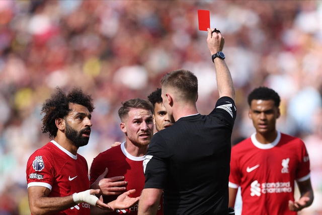  萨拉赫造点又失点，利物浦险胜伯恩茅斯  